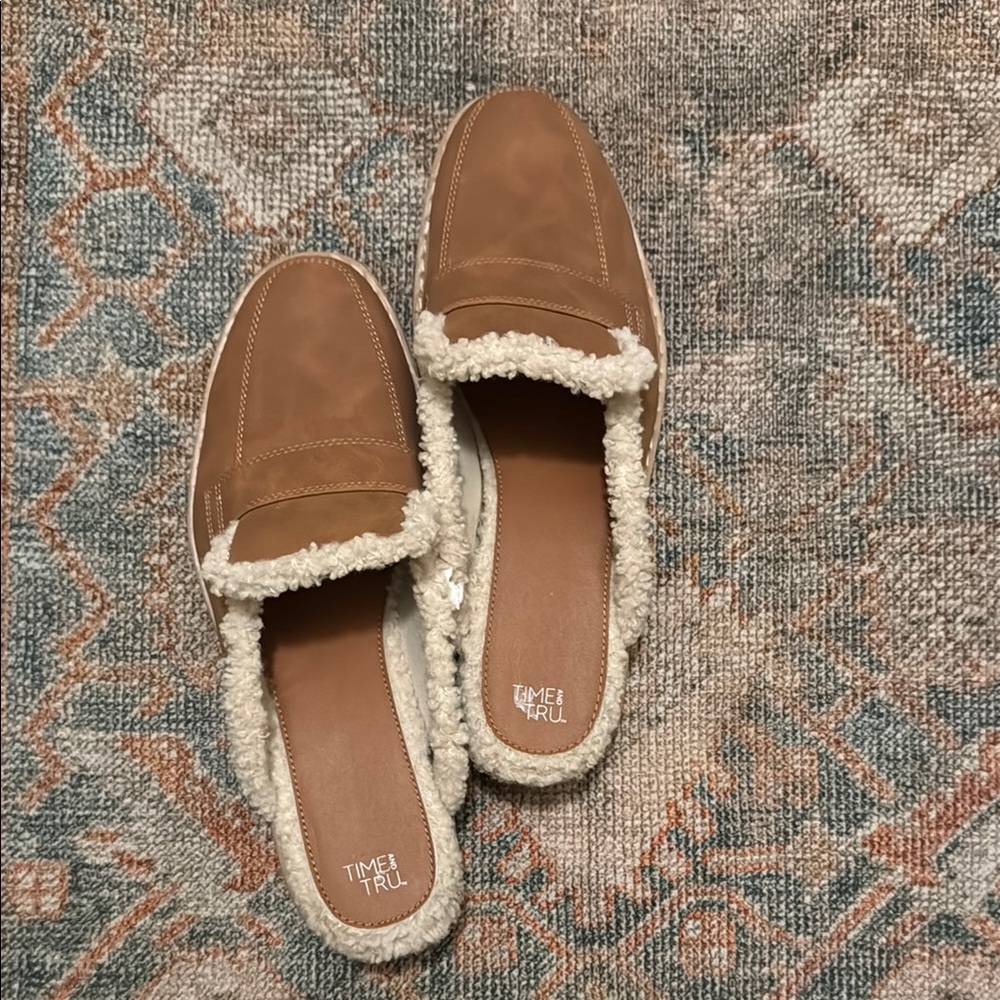 Time & Tru Women's Tan Loafers